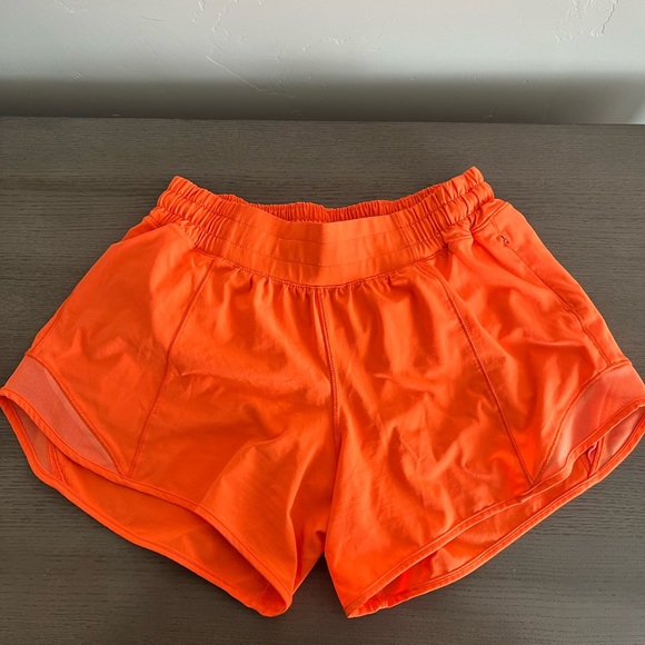 Lululemon Hotty Hot 4" Shorts Highlight Orange size 6 - Picture 5 of 5